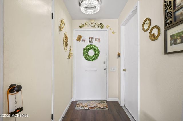 4 Aspen Plaza 4A, Monroe, NJ 08831