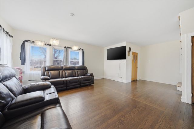 1839 S 22nd Avenue, Maywood, IL 60153