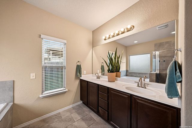 8311 Prickly Oak, San Antonio, TX 78223