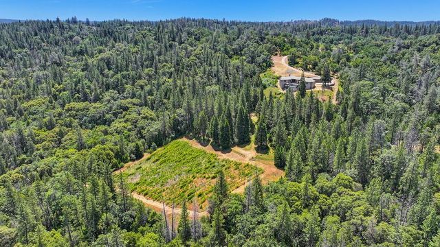 4941 D Agostini Dr, Somerset, CA 95684