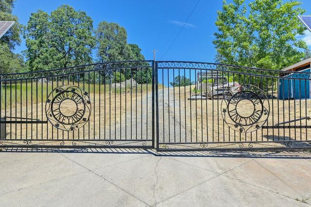 4941 D Agostini Dr, Somerset, CA 95684