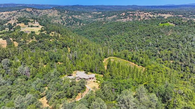 4941 D Agostini Dr, Somerset, CA 95684