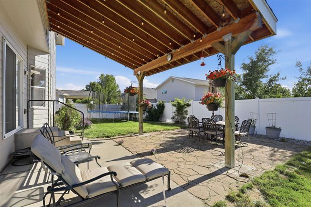 9721 N Austin Ln, Spokane, WA 99208