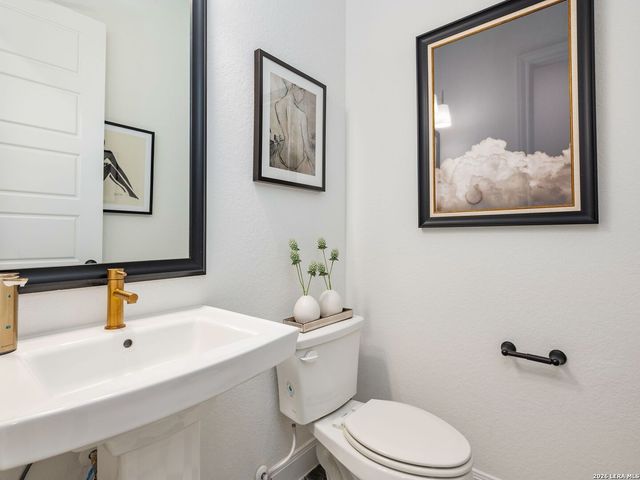 3914 Balentine, San Antonio, TX 78257