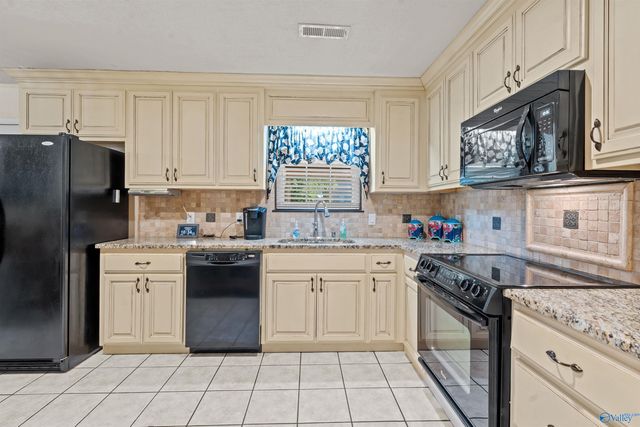 121 Flowerwood Drive, Meridianville, AL 35759