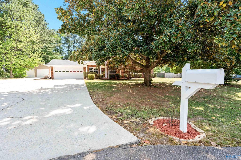 121 Flowerwood Drive, Meridianville, AL 35759