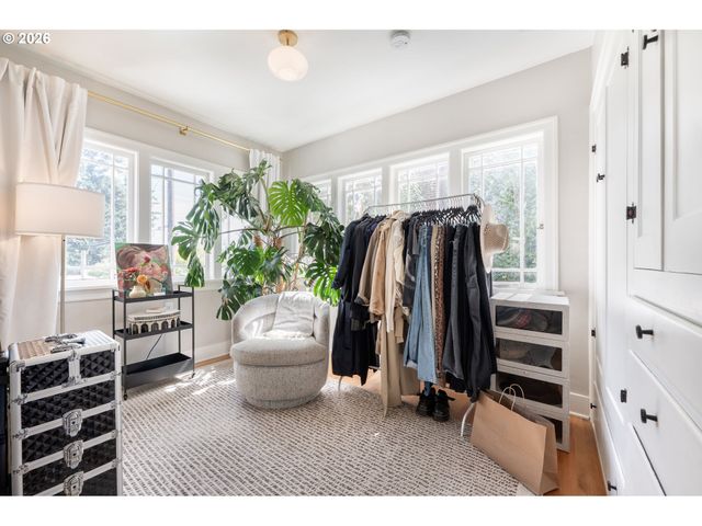 461 Se 72ND Ave, Portland, OR 97215