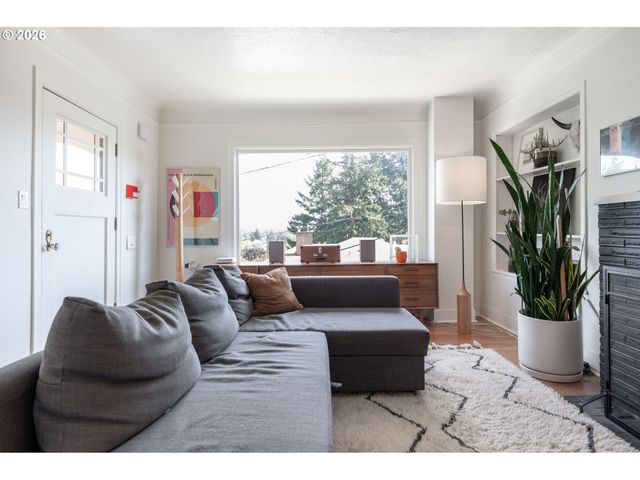 461 Se 72ND Ave, Portland, OR 97215