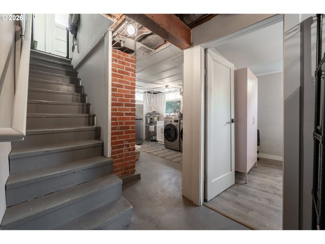 461 Se 72ND Ave, Portland, OR 97215