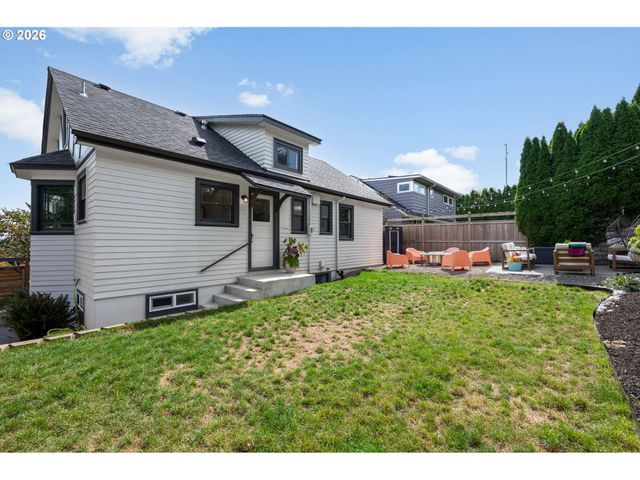 461 Se 72ND Ave, Portland, OR 97215