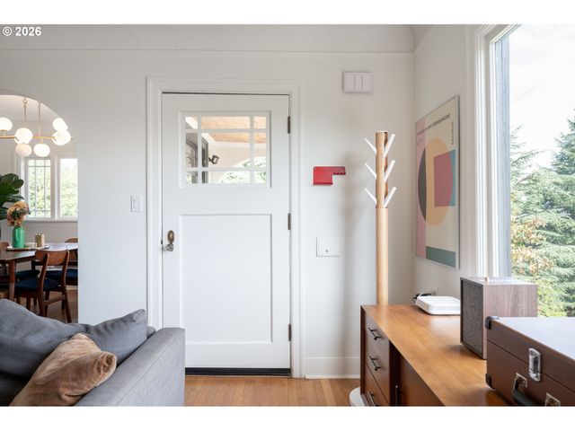 461 Se 72ND Ave, Portland, OR 97215