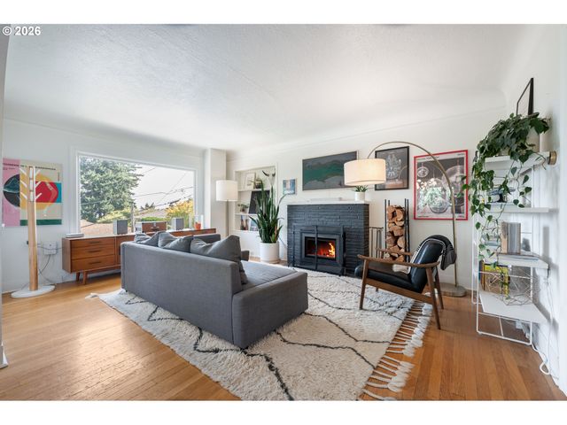 461 Se 72ND Ave, Portland, OR 97215