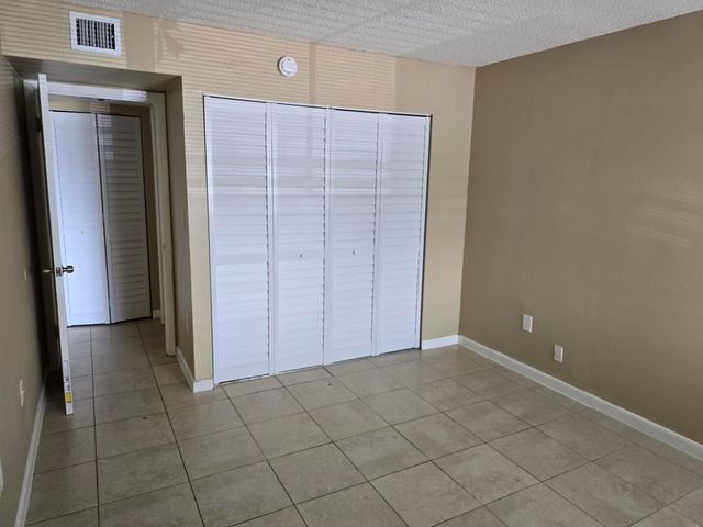 711 N Pine Island Road 213, Plantation, FL 33324