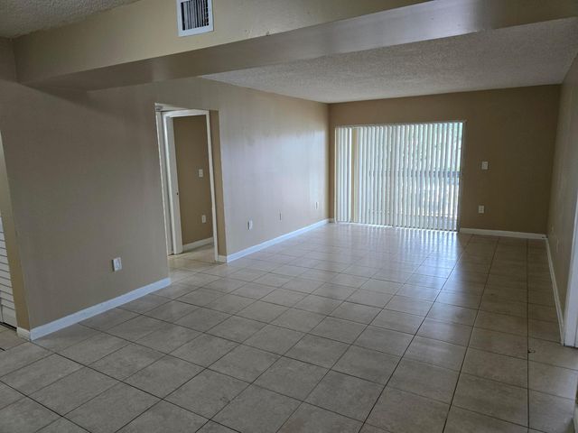 711 N Pine Island Road 213, Plantation, FL 33324