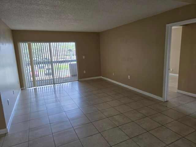 711 N Pine Island Road 213, Plantation, FL 33324