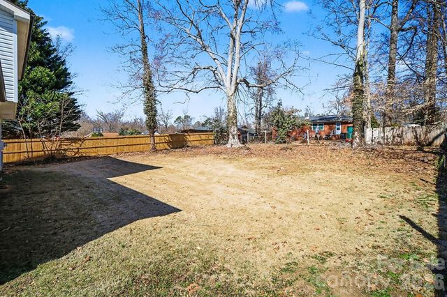 6626 Glenmoor Drive, Charlotte, NC 28214