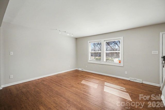 6626 Glenmoor Drive, Charlotte, NC 28214