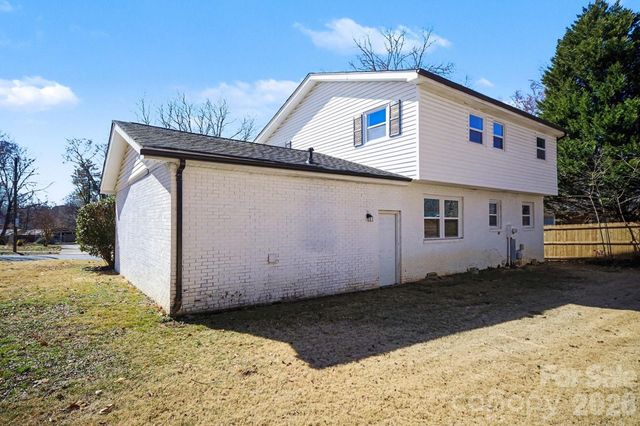 6626 Glenmoor Drive, Charlotte, NC 28214