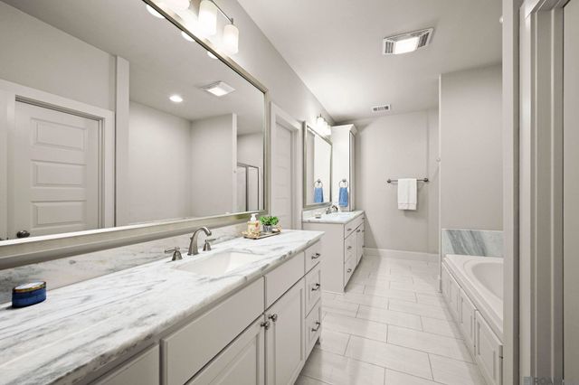 6526 Oak Garden Dr, Baton Rouge, LA 70817