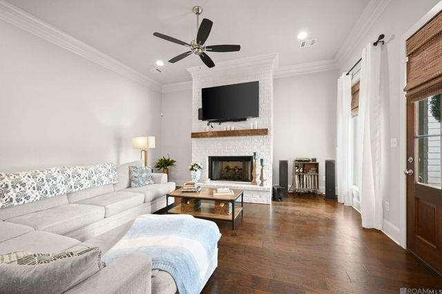 6526 Oak Garden Dr, Baton Rouge, LA 70817