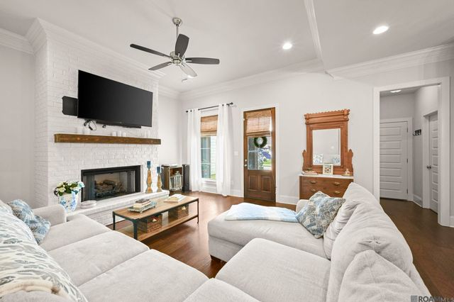 6526 Oak Garden Dr, Baton Rouge, LA 70817