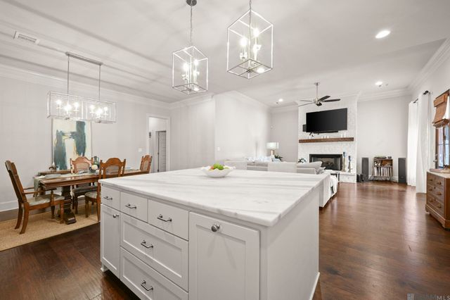 6526 Oak Garden Dr, Baton Rouge, LA 70817