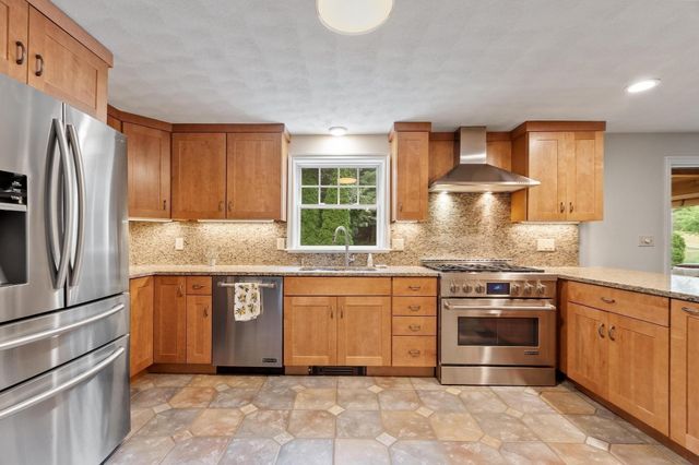 4 Pillsbury Lane, Georgetown, MA 01833