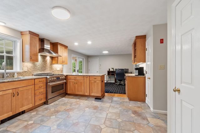4 Pillsbury Lane, Georgetown, MA 01833