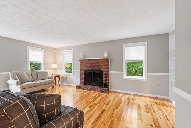 4 Pillsbury Lane, Georgetown, MA 01833