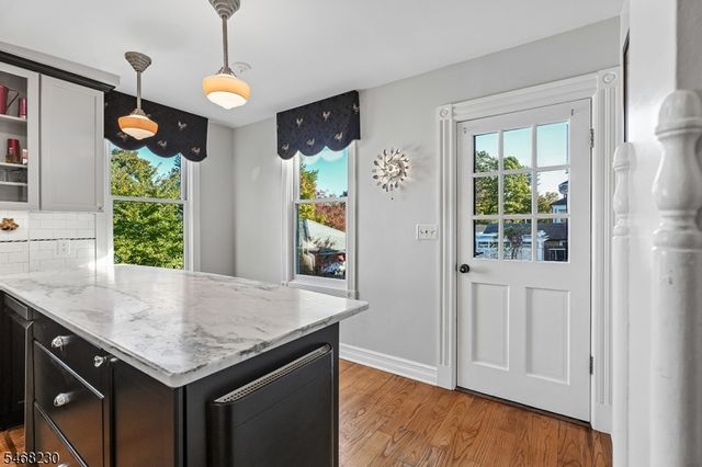 37 MOUNTAIN AVE, Summit City, NJ 07901