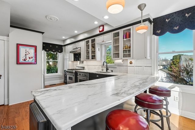 37 MOUNTAIN AVE, Summit City, NJ 07901