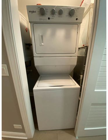 4952 S Michigan Avenue, Chicago, IL 60615