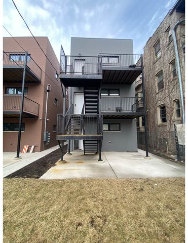 4952 S Michigan Avenue, Chicago, IL 60615