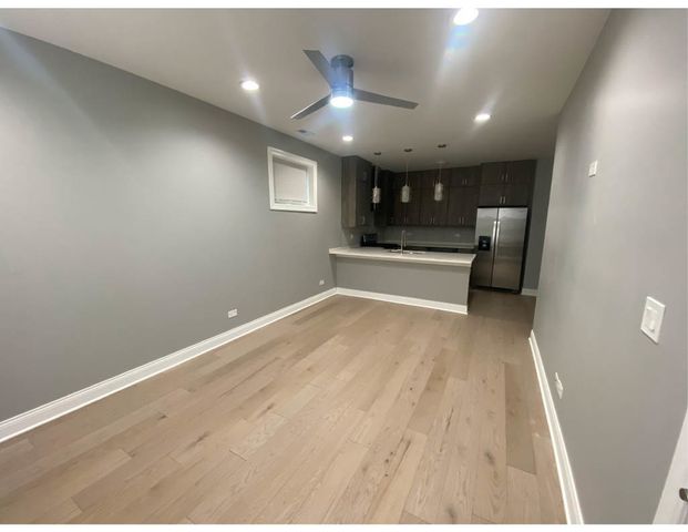 4952 S Michigan Avenue, Chicago, IL 60615