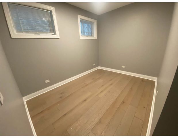 4952 S Michigan Avenue, Chicago, IL 60615