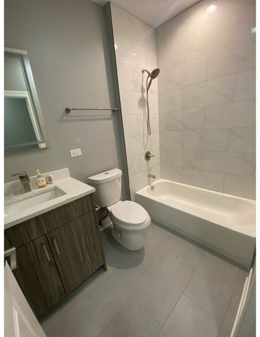 4952 S Michigan Avenue, Chicago, IL 60615