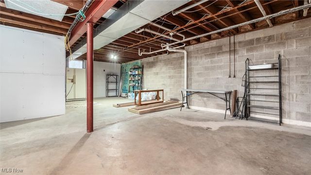 65521 Highland Hills Road, Cambridge, OH 43725