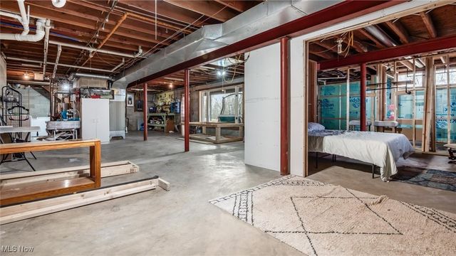 65521 Highland Hills Road, Cambridge, OH 43725