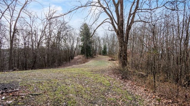 65521 Highland Hills Road, Cambridge, OH 43725