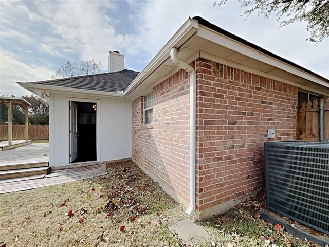 551 Rand Drive, Burleson, TX 76028