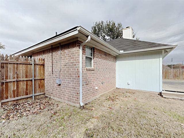 551 Rand Drive, Burleson, TX 76028