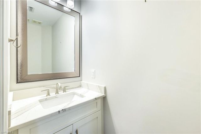 5652 Kensington LOOP, Fort Myers, FL 33912