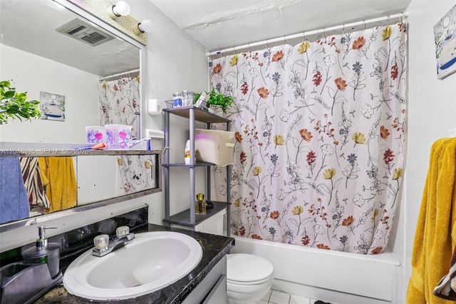 15225 NE 6th Ave B208, Miami, FL 33162