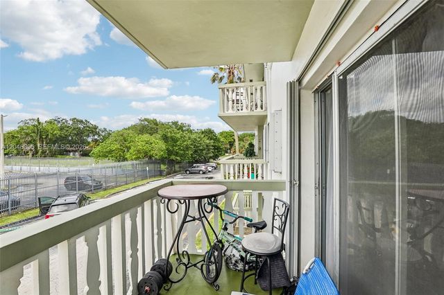15225 NE 6th Ave B208, Miami, FL 33162