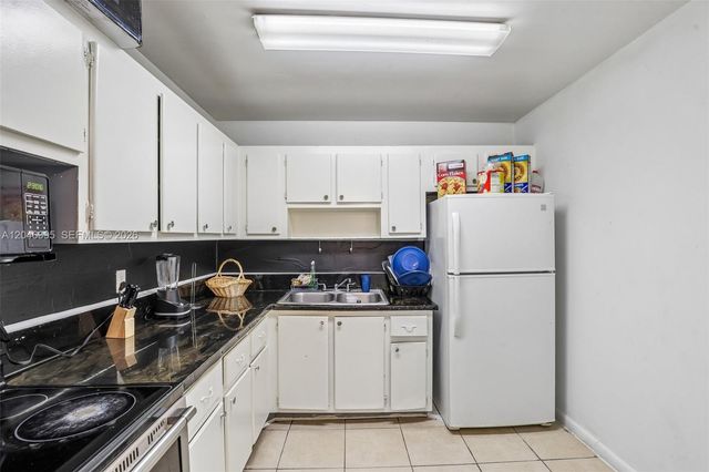 15225 NE 6th Ave B208, Miami, FL 33162