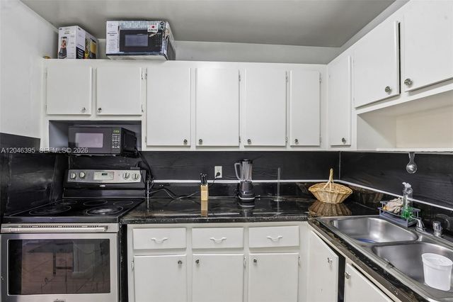 15225 NE 6th Ave B208, Miami, FL 33162