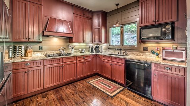 239 Ridge Top Drive, Ellijay, GA 30536