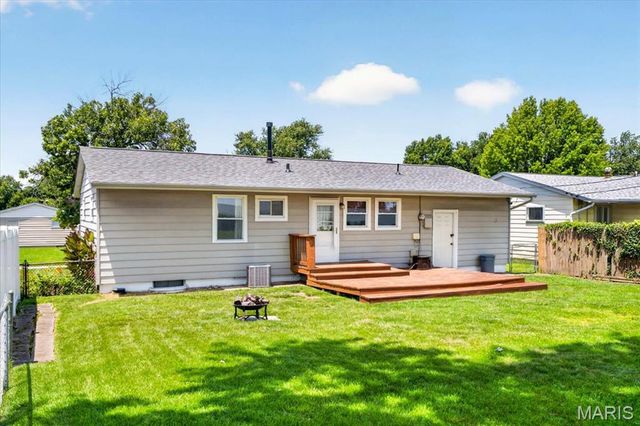 11376 Revere Lane, St Louis, MO 63128