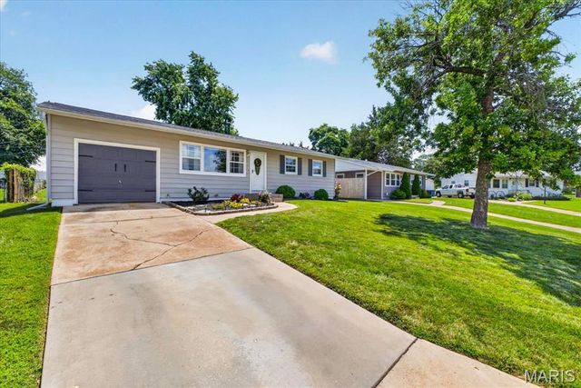 11376 Revere Lane, St Louis, MO 63128
