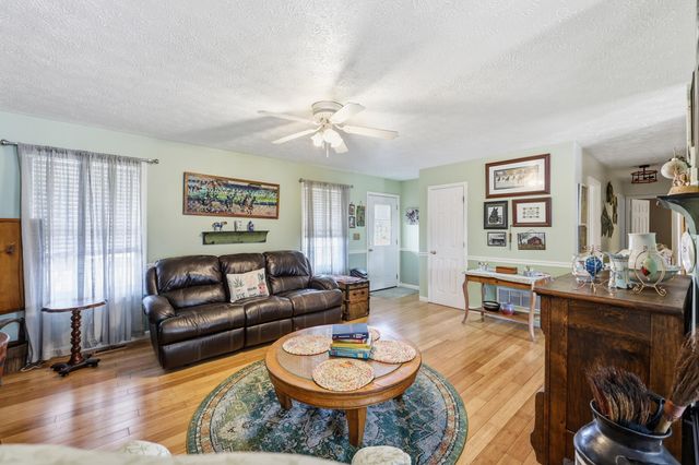 1346 Oakland Lane, Harrodsburg, KY 40330